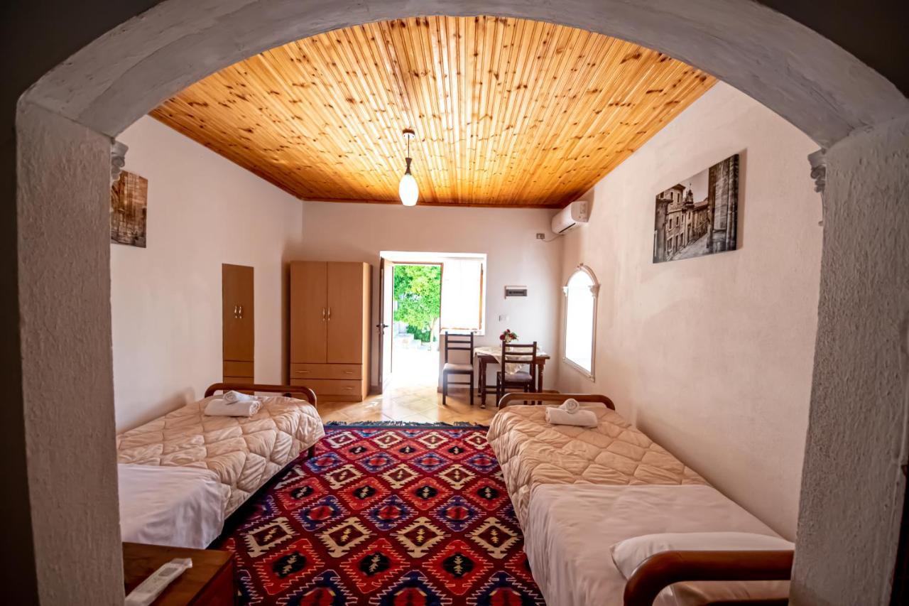 Guest House Garden Gjirokastër المظهر الخارجي الصورة